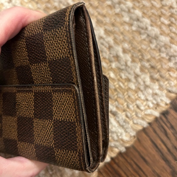 Louis Vuitton Wallet - Picture 10 of 15